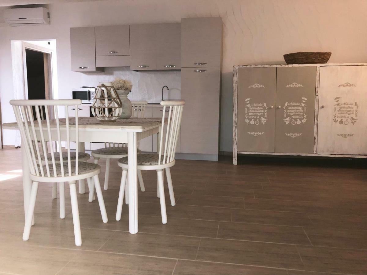 Appartamento Leda Piras Bagian luar foto